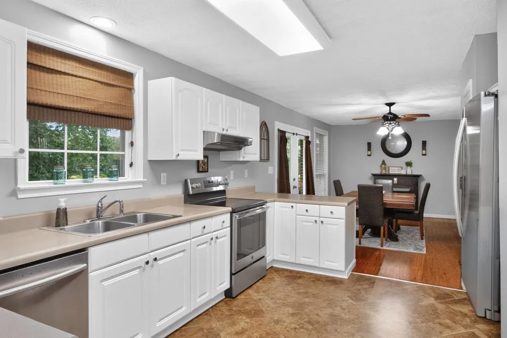 110 Needham Ln Burns, TN 37029