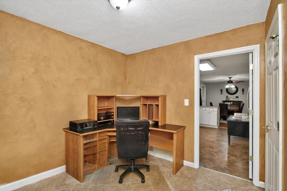 110 Needham Ln Burns, TN 37029