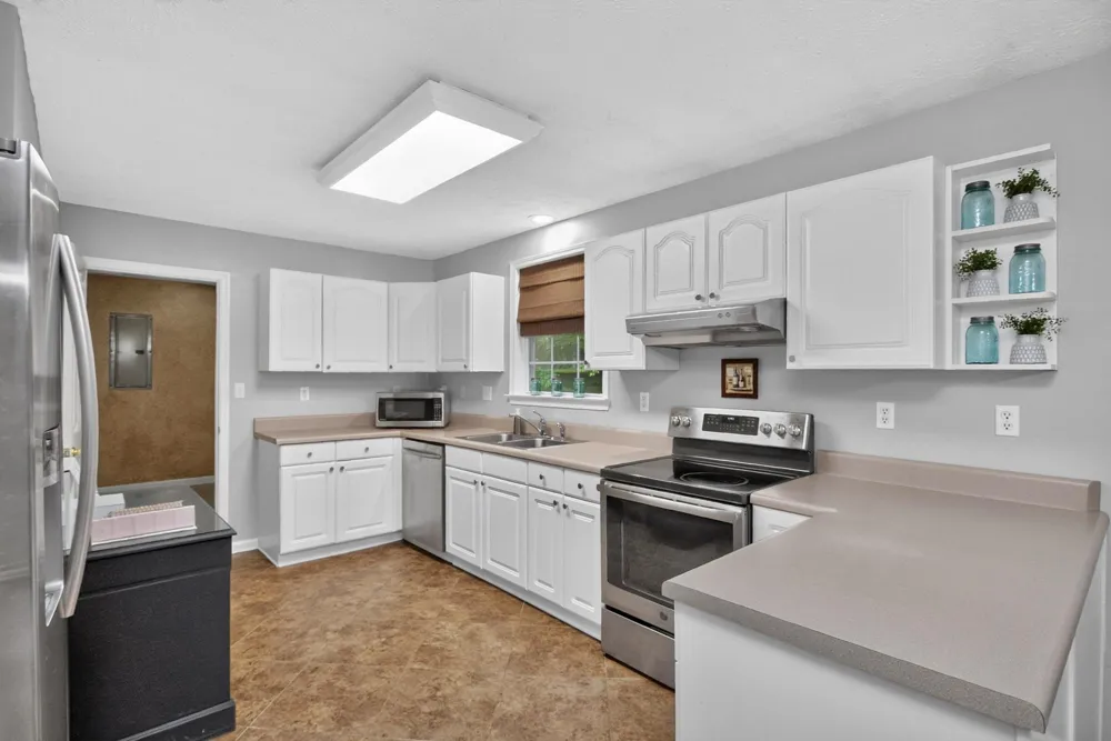 110 Needham Ln Burns, TN 37029