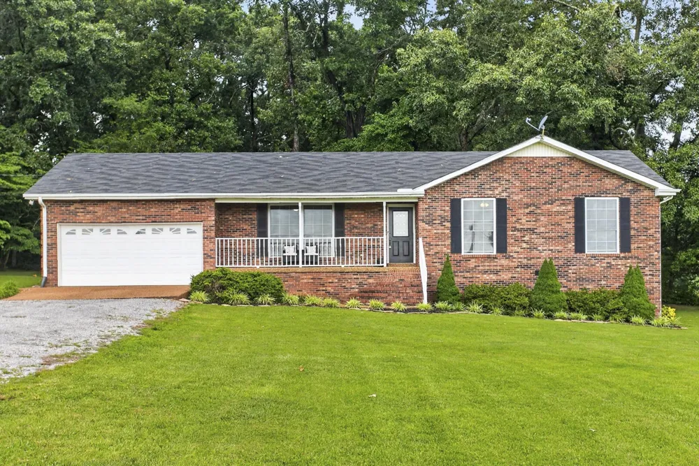 110 Needham Ln Burns, TN 37029