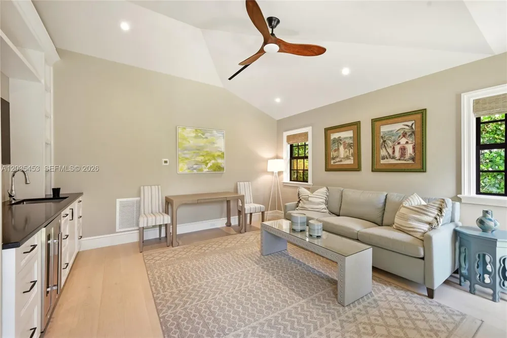 135 Chilean Ave Palm Beach, FL 33480