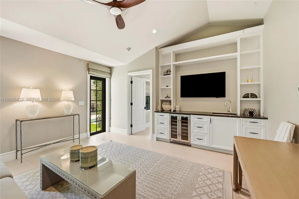 135 Chilean Ave Palm Beach, FL 33480