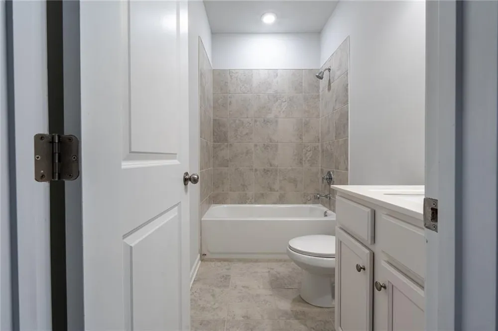 2701 Cedar Pine Way Doraville, GA 30360