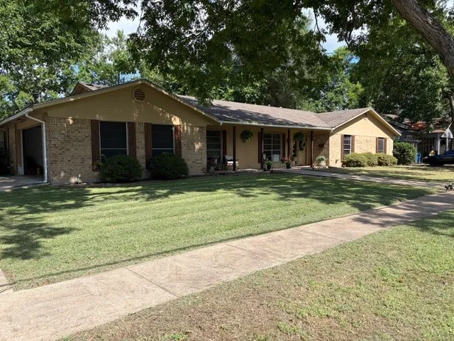 401 S Ross Avenue Mexia, TX 76667