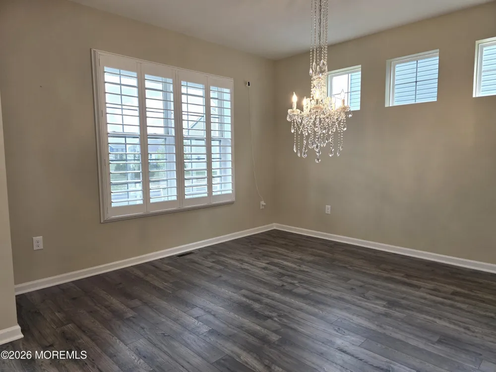 86 Bennet Lane Manahawkin, NJ 08050