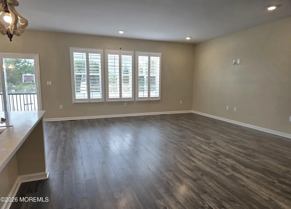 86 Bennet Lane Manahawkin, NJ 08050