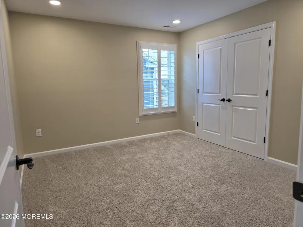 86 Bennet Lane Manahawkin, NJ 08050