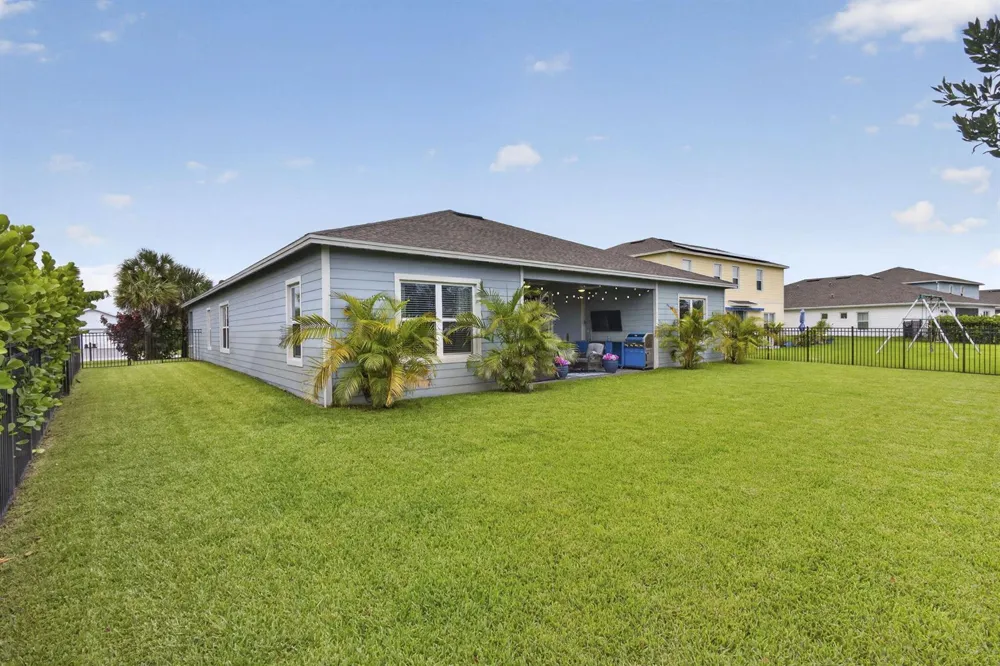 1201 Harvester Crossing Loxahatchee, FL 33470