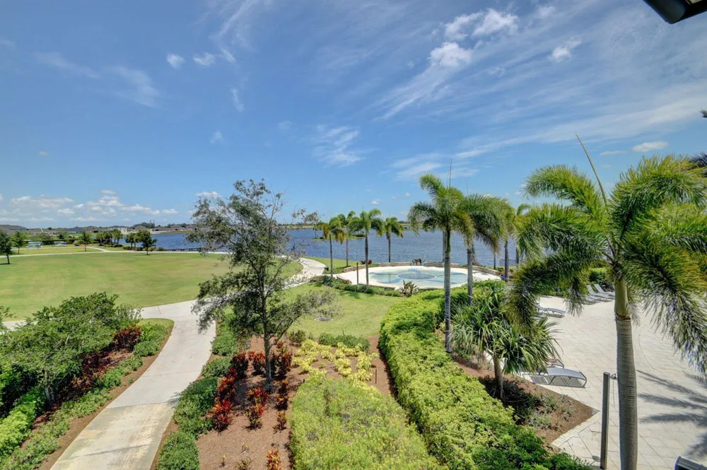 1201 Harvester Crossing Loxahatchee, FL 33470