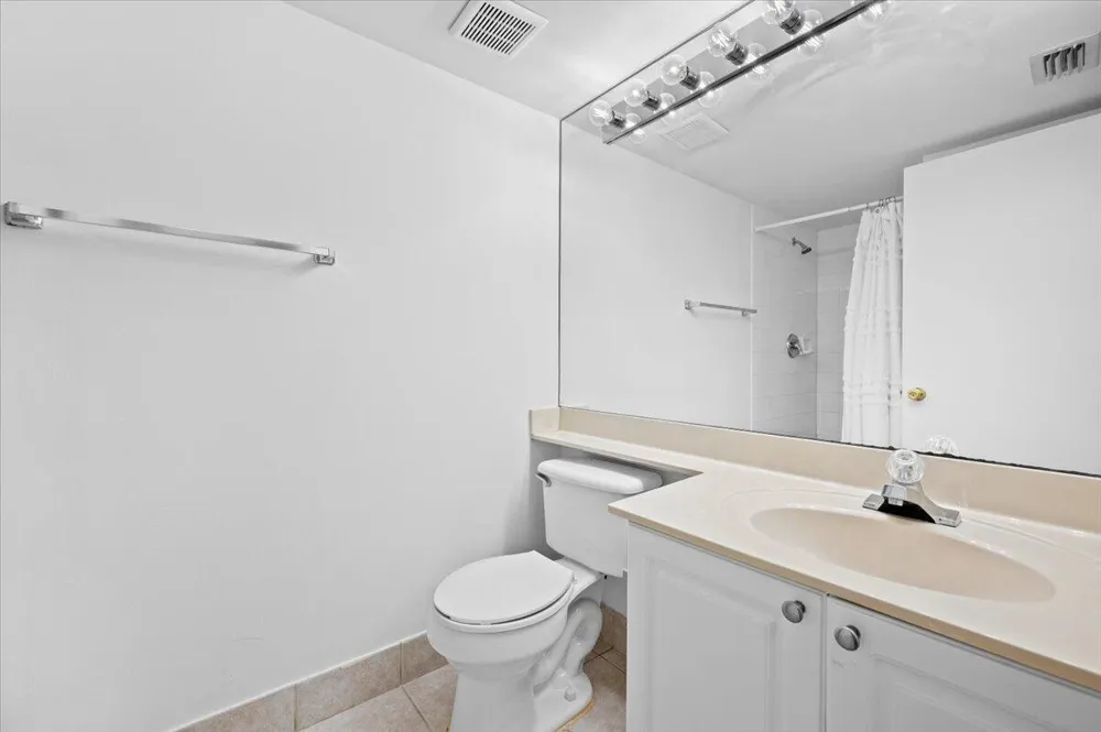 200 Crestwood Court #211 Royal Palm Beach, FL 33411