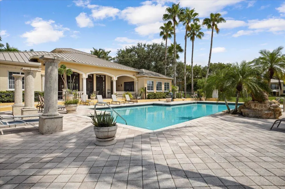 200 Crestwood Court #211 Royal Palm Beach, FL 33411
