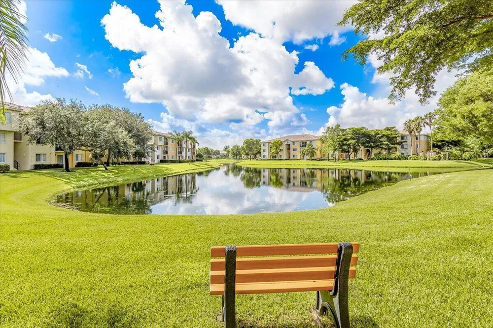 200 Crestwood Court #211 Royal Palm Beach, FL 33411