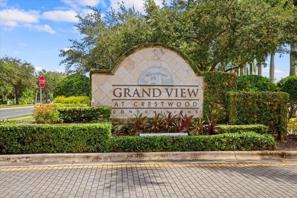 200 Crestwood Court #211 Royal Palm Beach, FL 33411