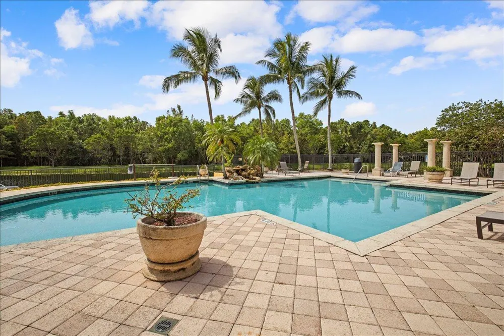 200 Crestwood Court #211 Royal Palm Beach, FL 33411