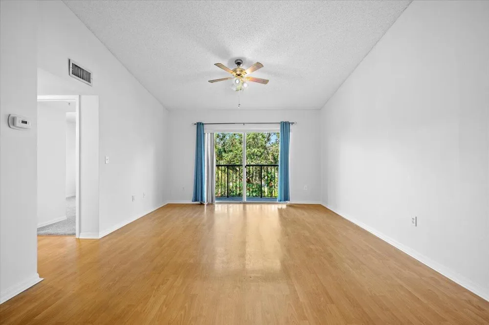 200 Crestwood Court #211 Royal Palm Beach, FL 33411