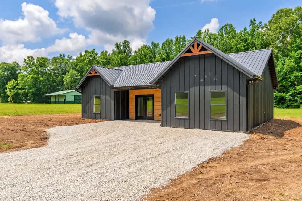 2757 Lick Creek Road Linden, TN 37096