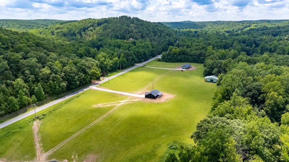 2757 Lick Creek Road Linden, TN 37096