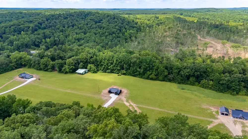 2757 Lick Creek Road Linden, TN 37096