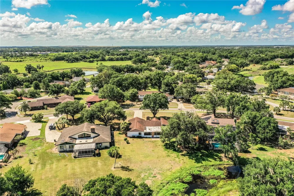 85 COUNTRY CLUB LANE Mulberry, FL 33860