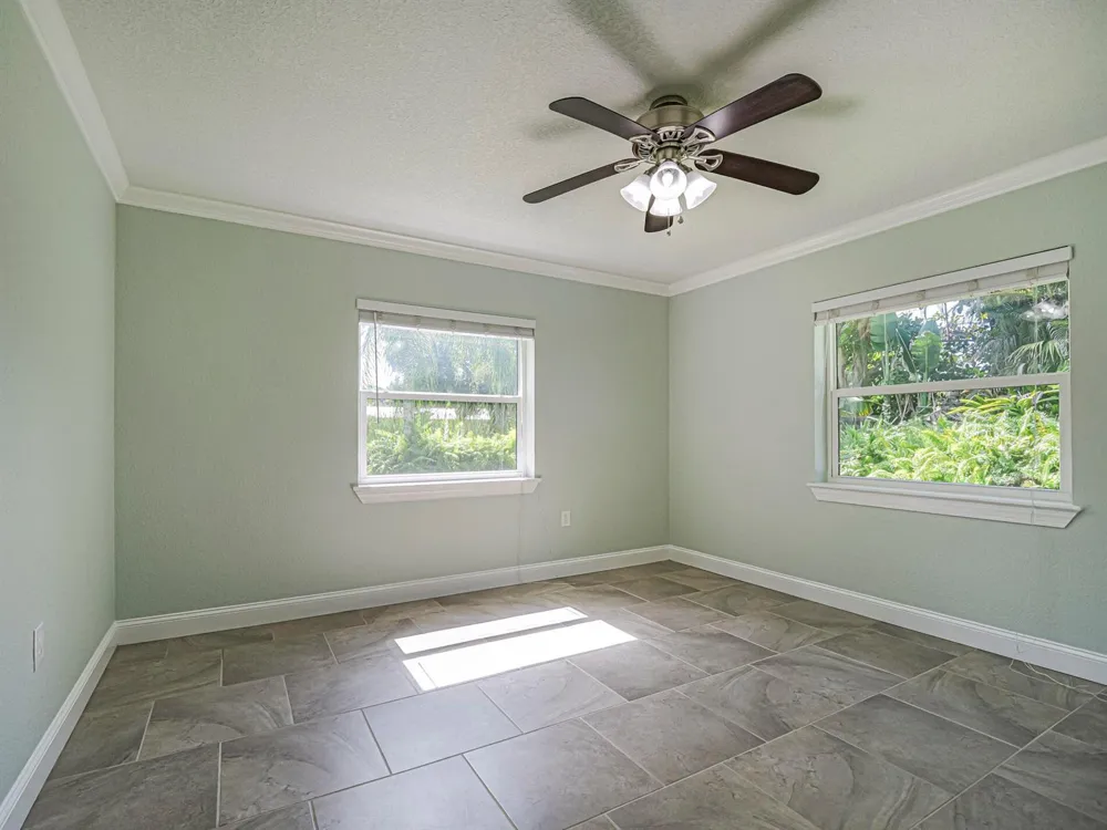 450 28th Court Vero Beach, FL 32968
