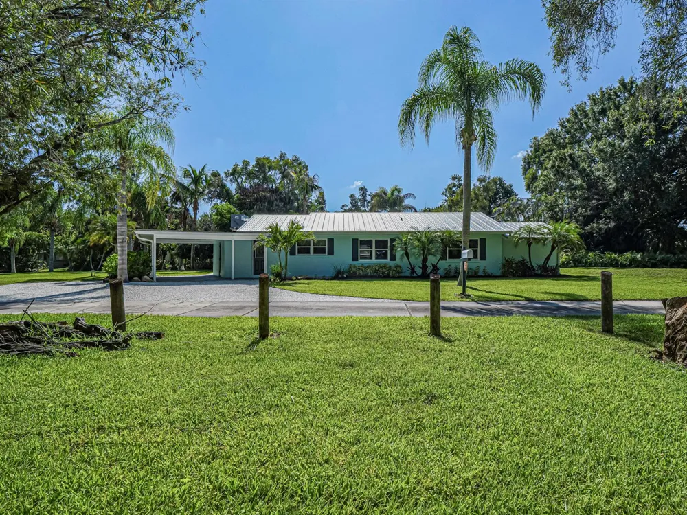 450 28th Court Vero Beach, FL 32968