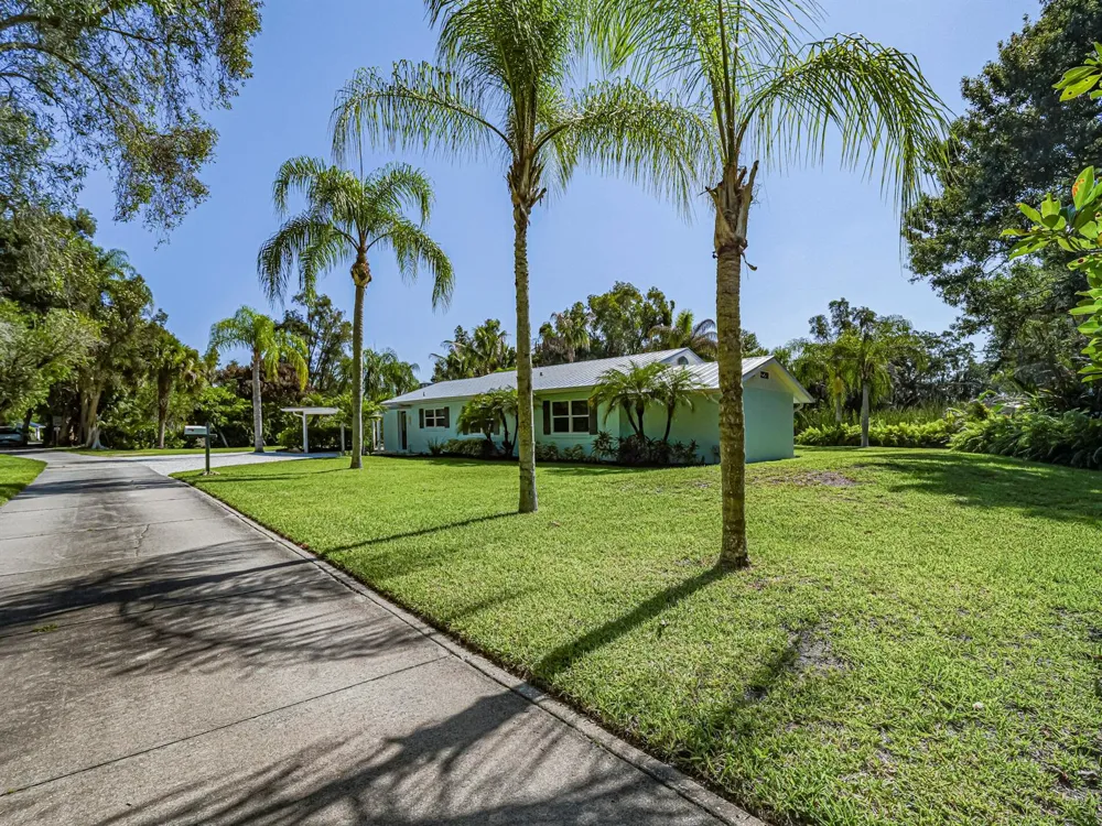 450 28th Court Vero Beach, FL 32968