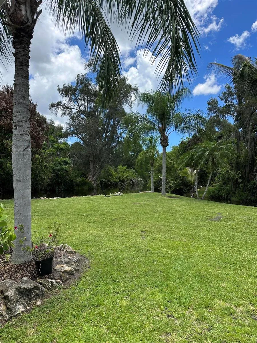 450 28th Court Vero Beach, FL 32968