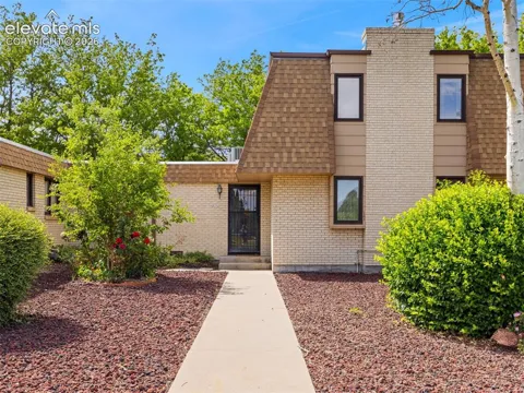 48 Regency Boulevard #E