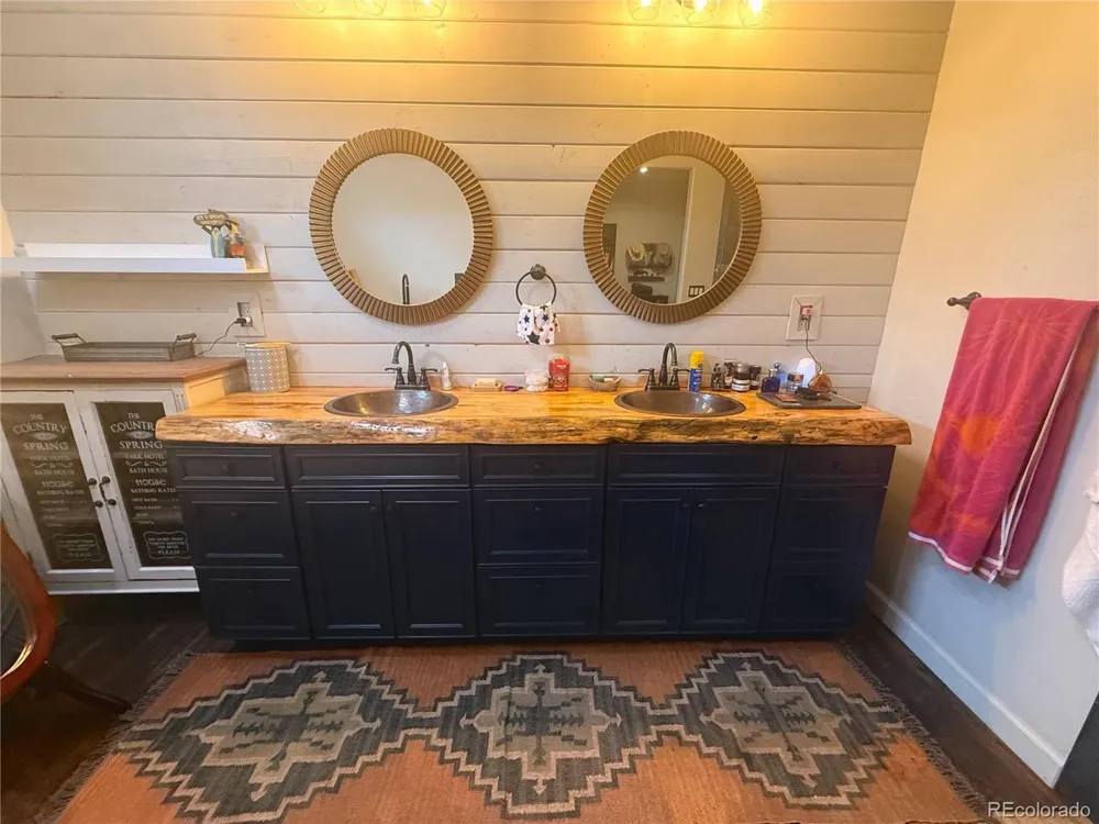 470 Bowie Road Penrose, CO 81420