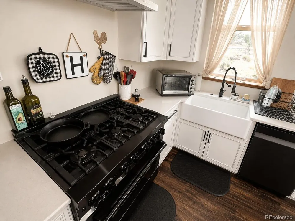 470 Bowie Road Penrose, CO 81420