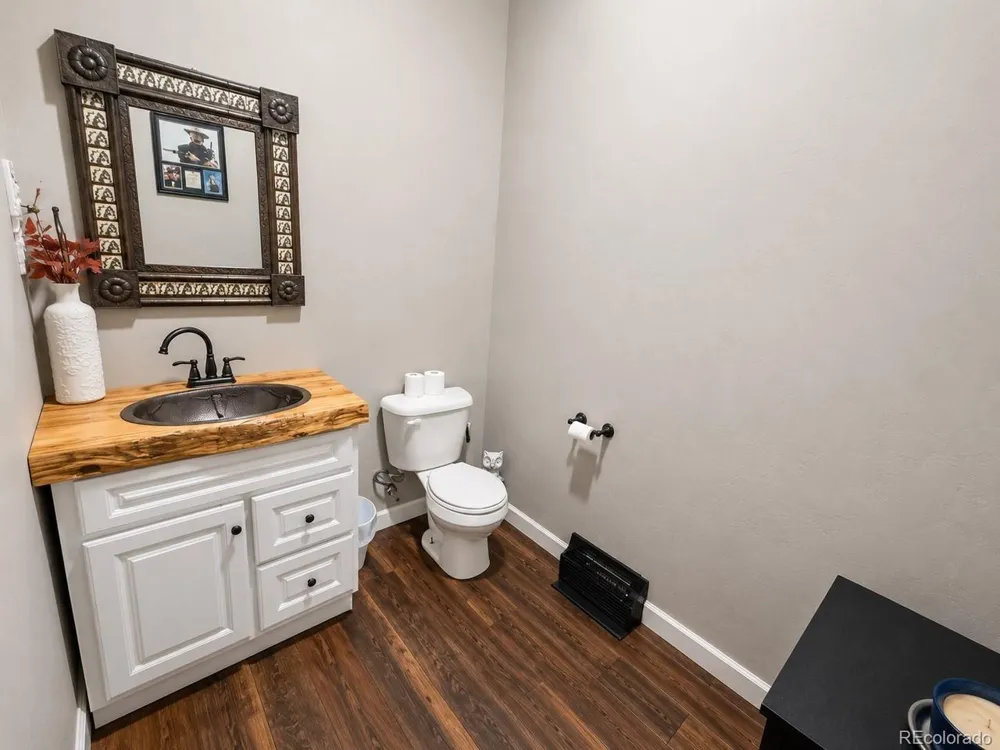 470 Bowie Road Penrose, CO 81420
