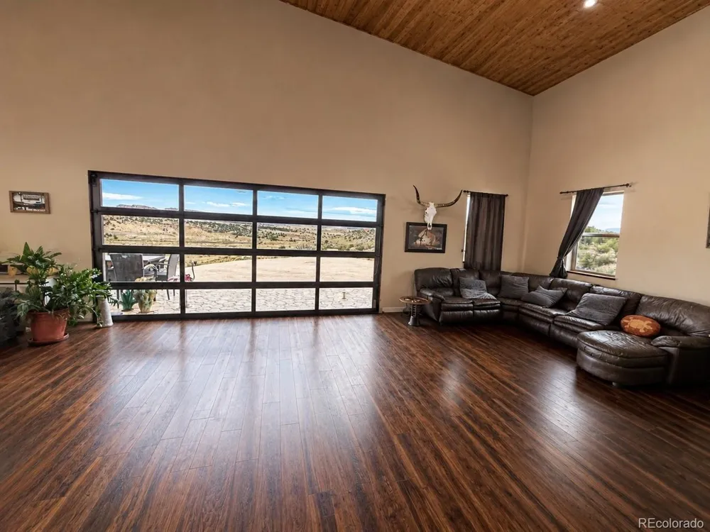 470 Bowie Road Penrose, CO 81420