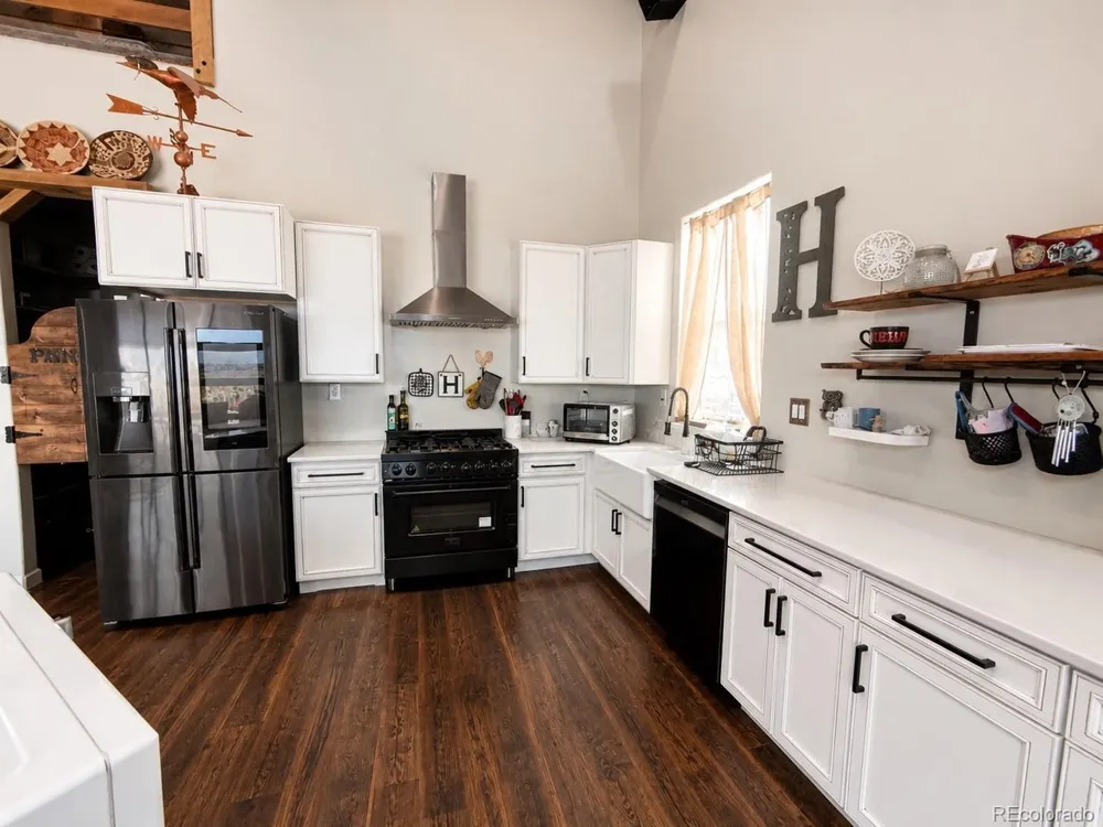 470 Bowie Road Penrose, CO 81420