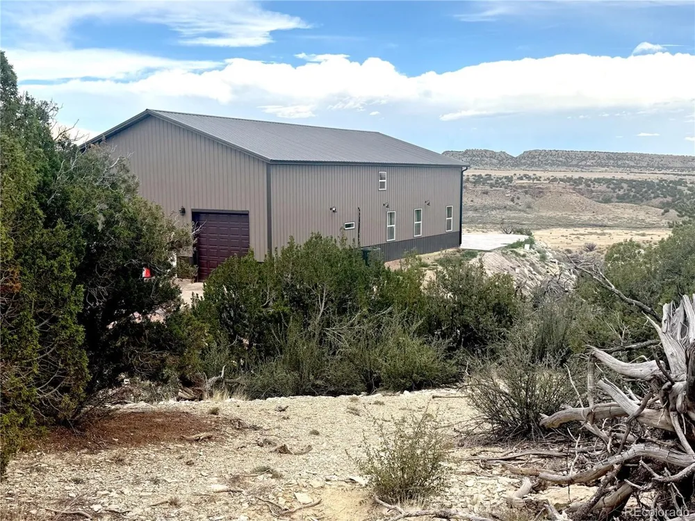 470 Bowie Road Penrose, CO 81420