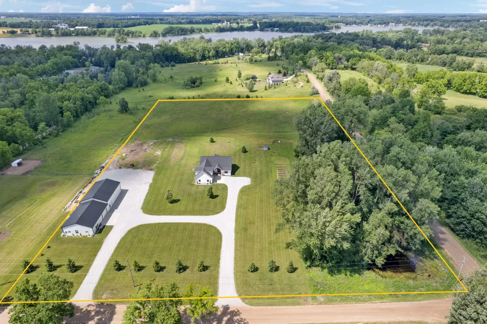 7062 Brooks Road Clarksville, MI 48815