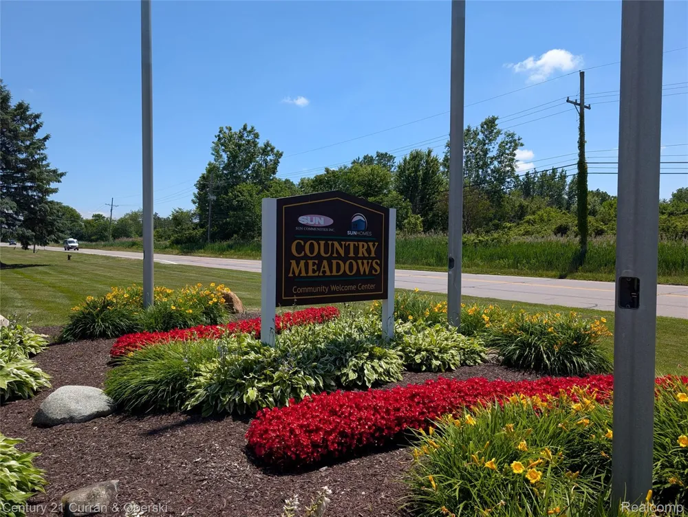 29319 Maple Flat Rock City, MI 48134