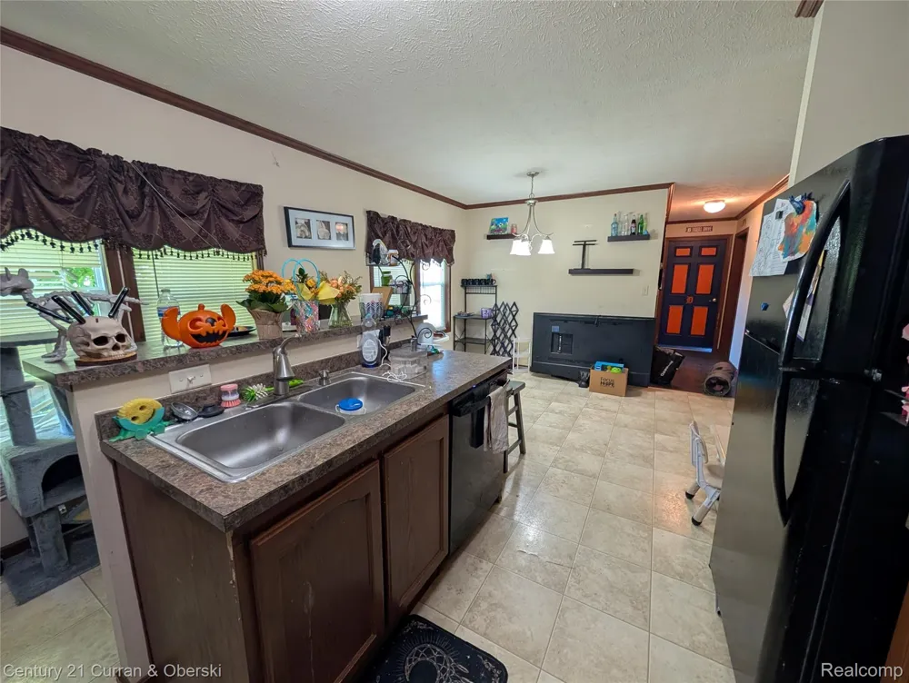 29319 Maple Flat Rock City, MI 48134
