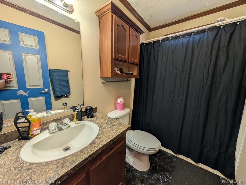 29319 Maple Flat Rock City, MI 48134