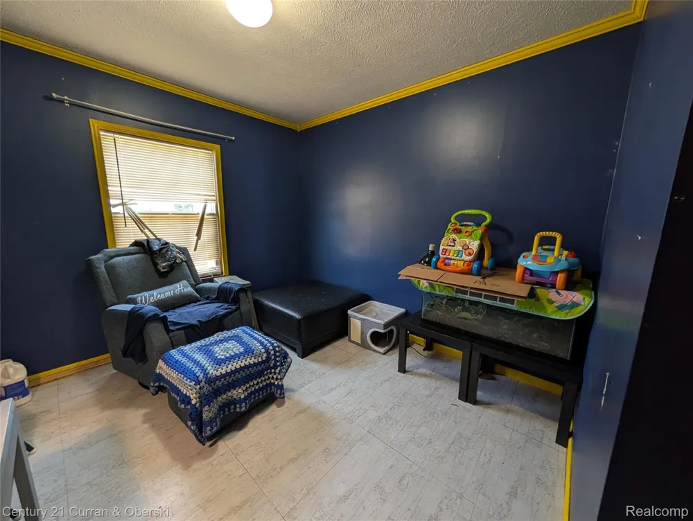 29319 Maple Flat Rock City, MI 48134