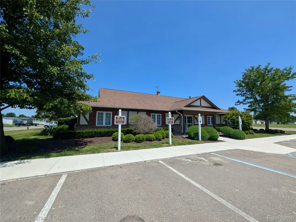 29319 Maple Flat Rock City, MI 48134