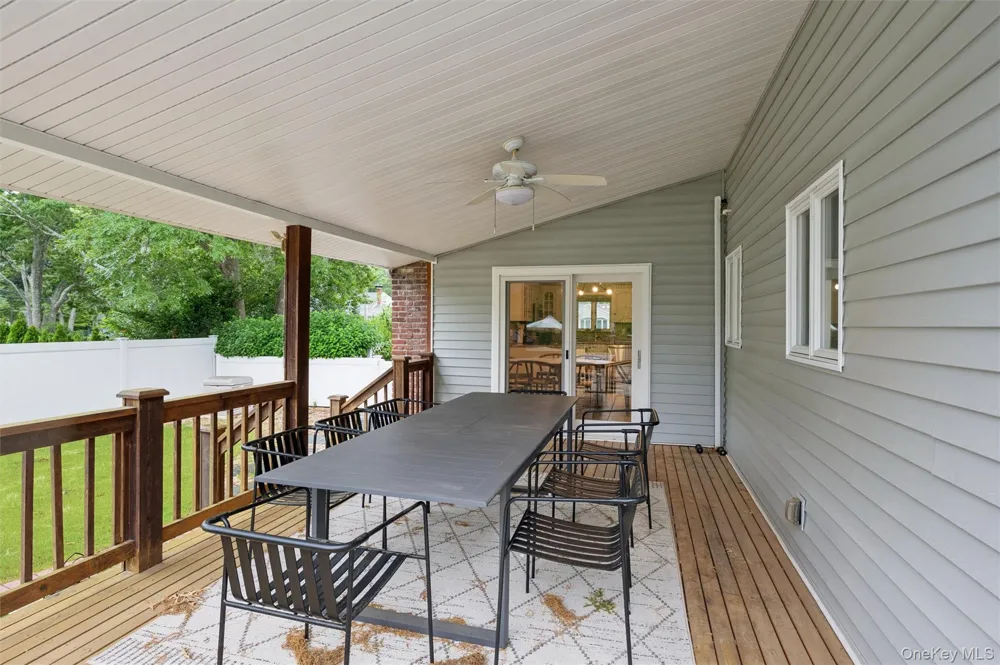 41 Homewood Drive Hampton Bays, NY 11946