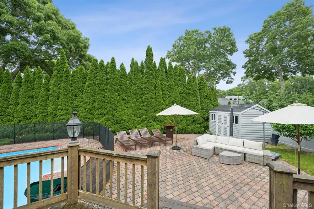 41 Homewood Drive Hampton Bays, NY 11946