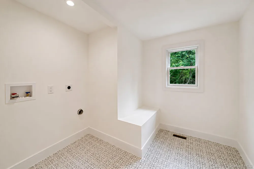 80 Springville Road #A Hampton Bays, NY 11946