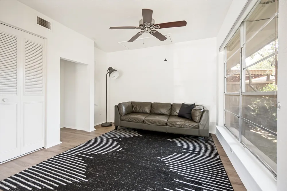 13747 Flagstone Lane Dallas, TX 75240