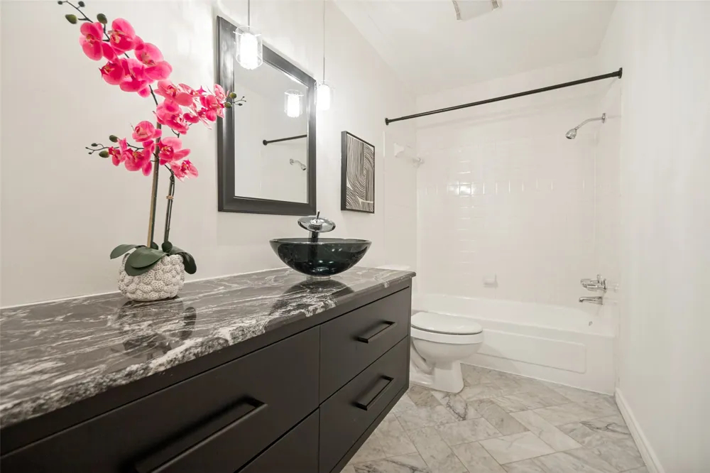 13747 Flagstone Lane Dallas, TX 75240