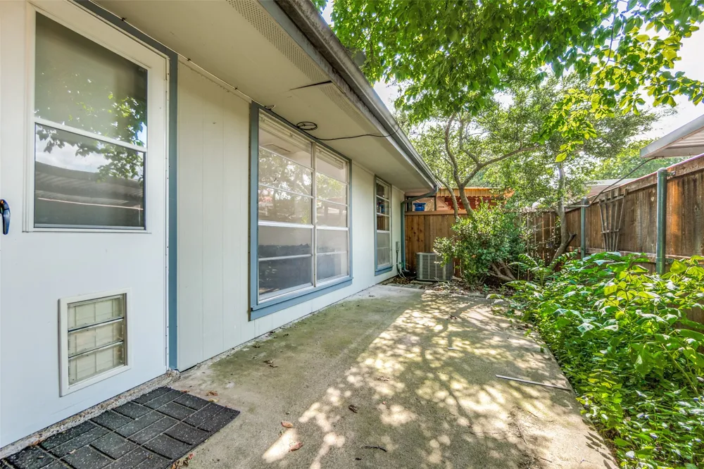 13747 Flagstone Lane Dallas, TX 75240