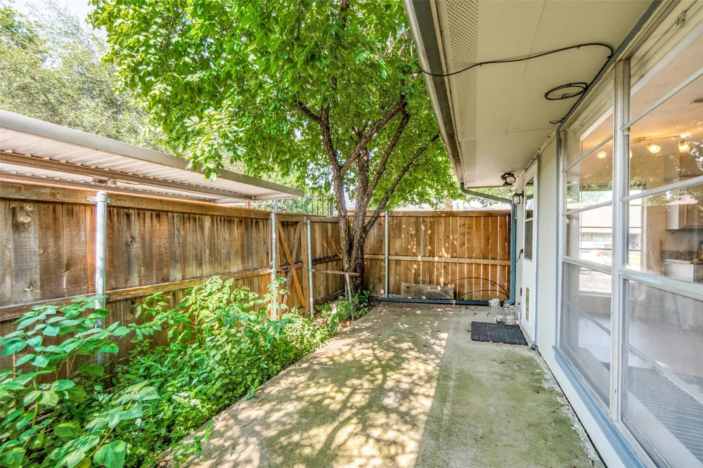 13747 Flagstone Lane Dallas, TX 75240
