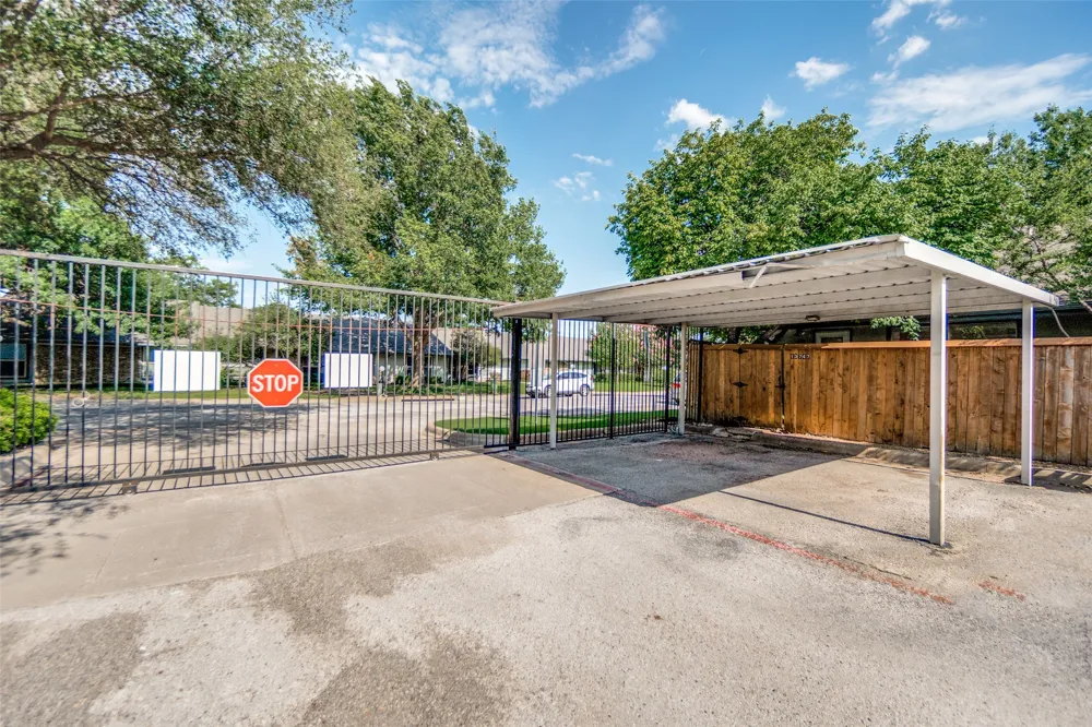 13747 Flagstone Lane Dallas, TX 75240