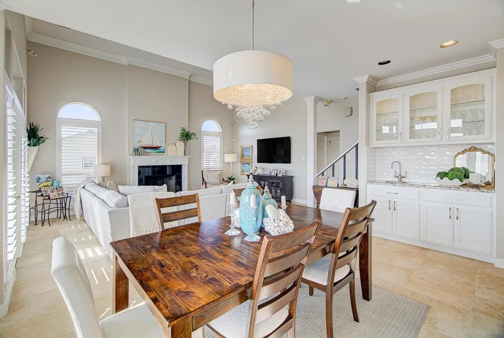 1095 Redfish Street Bayou Vista, TX 77563