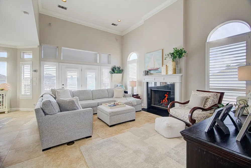1095 Redfish Street Bayou Vista, TX 77563